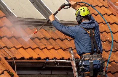 Démoussage et hydrofuge de toiture à Marville